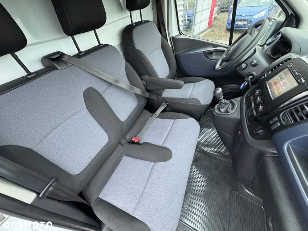 Opel Vivaro - 10