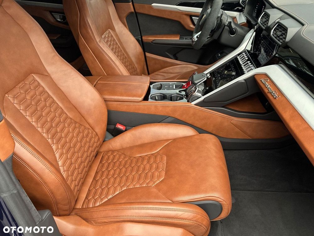 Lamborghini Urus - 18