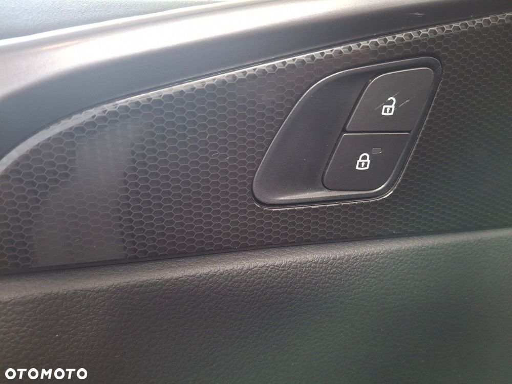 Volkswagen Amarok - 41