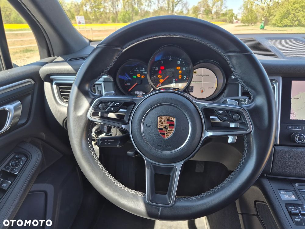 Porsche Macan - 12