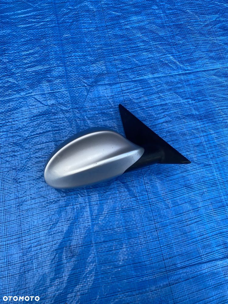 LUSTERKO PRAWE SREBRNE TITANSILBER METALLIC (354) EU BMW E90 E91  3 PIN - 4