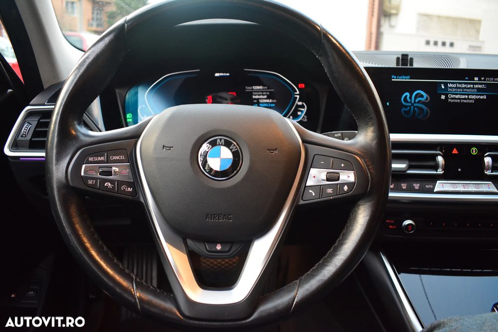 BMW Seria 3 330e Aut. Sport Line - 22