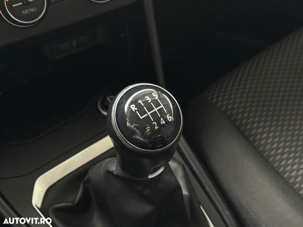 Volkswagen T-ROC - 21