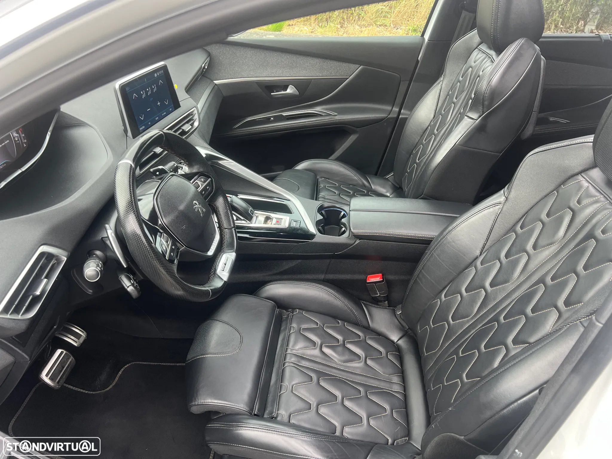 Peugeot 5008 1.5 BlueHDi GT Line J19 EAT8 - 27
