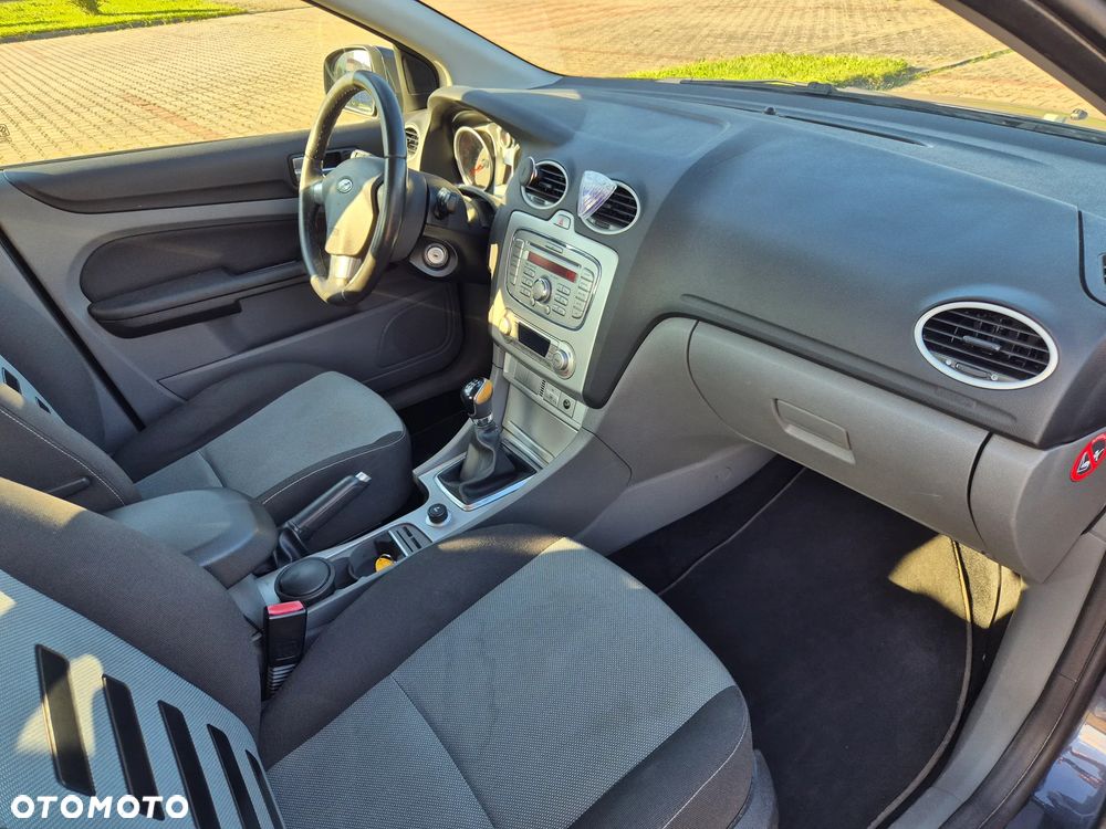 Ford Focus 1.6 Trend - 12
