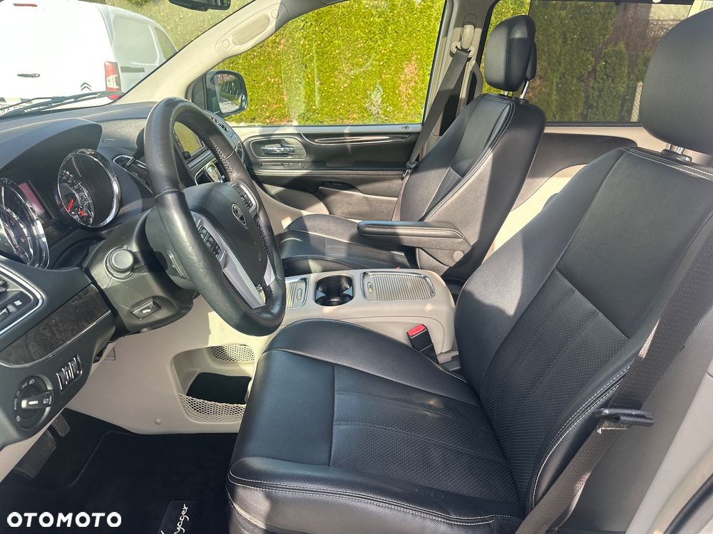 Lancia Voyager 2.8 Multijet 16v Platinum - 38