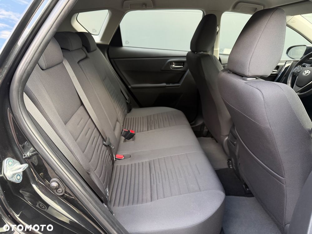 Toyota Auris 1.6 Premium - 24