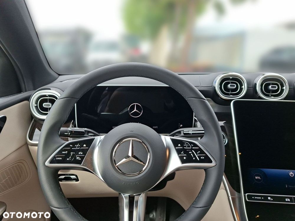 Mercedes-Benz GLC - 11