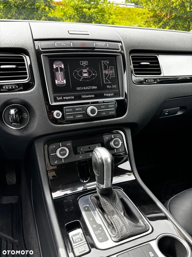 Volkswagen Touareg - 17