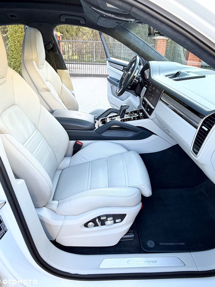 Porsche Cayenne Platinum Edition - 26