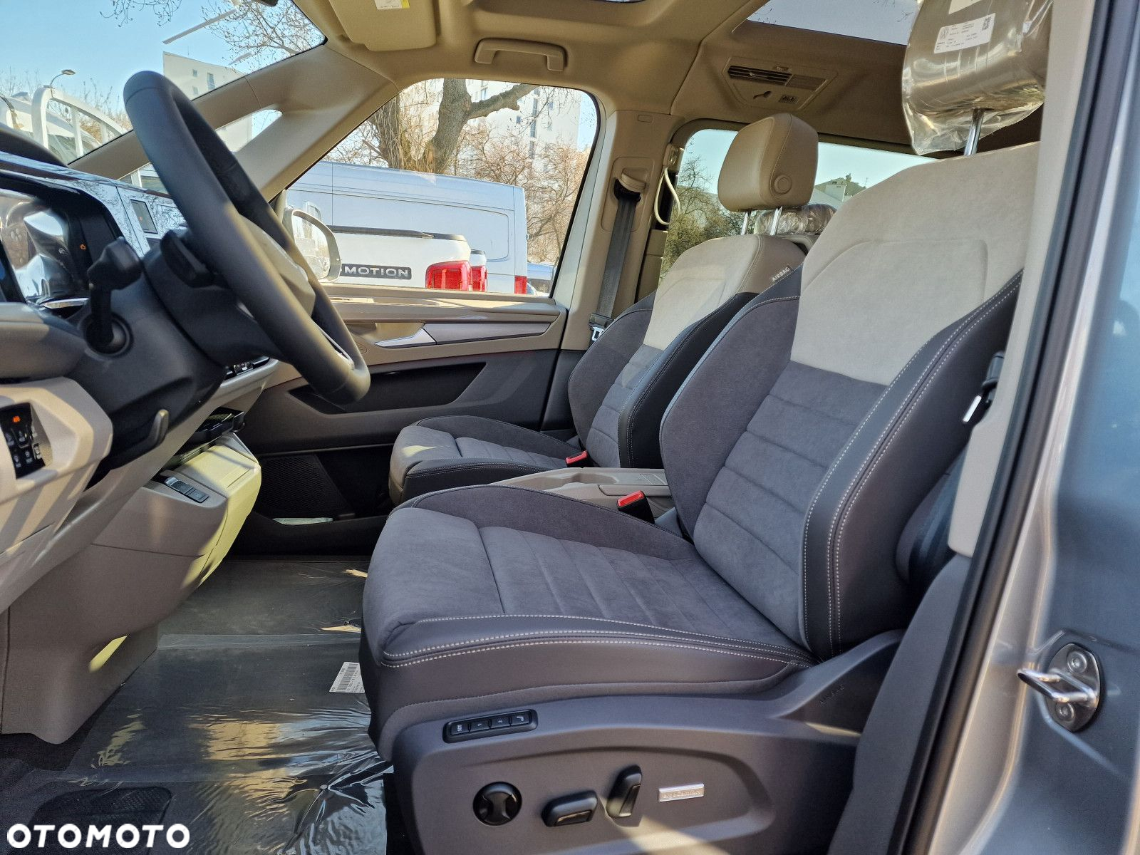 Volkswagen Multivan - 22