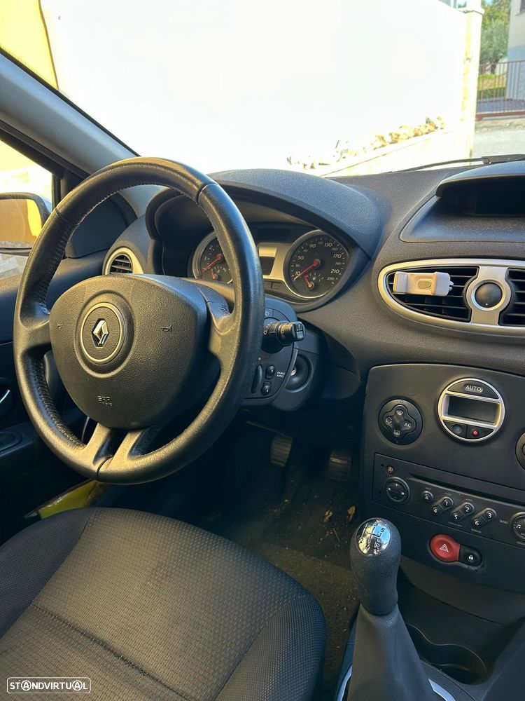 Renault Clio 1.2 16V Confort - 7