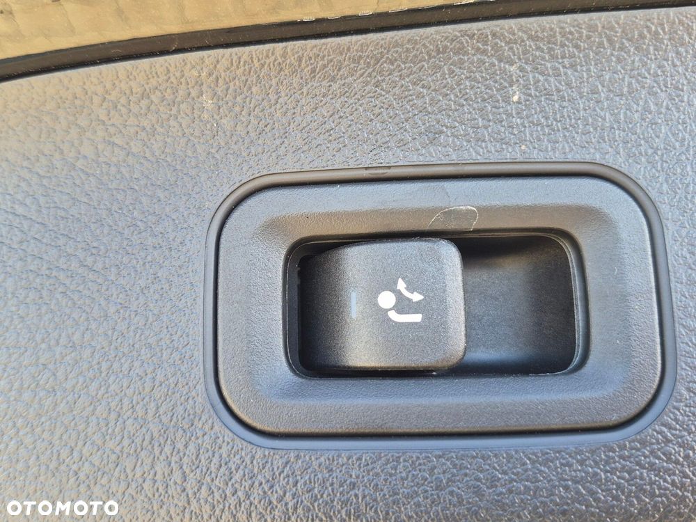 Mercedes-Benz GLA - 12