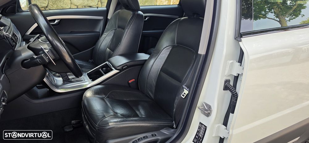 Volvo XC 70 2.0 D4 Momentum Geartronic - 20