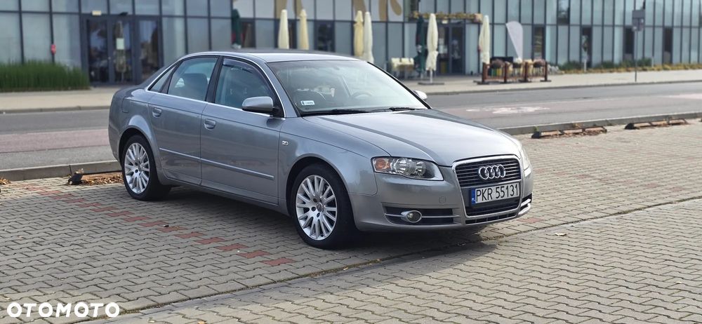 Audi A4 Limousine - 1