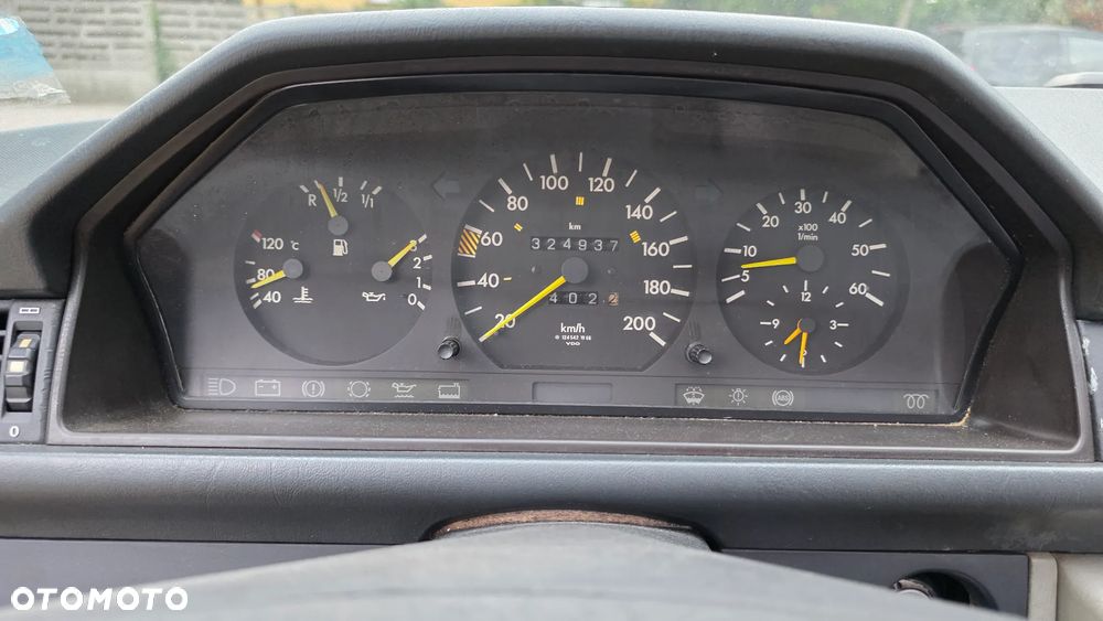 Mercedes-Benz W124 (1984-1993) - 27