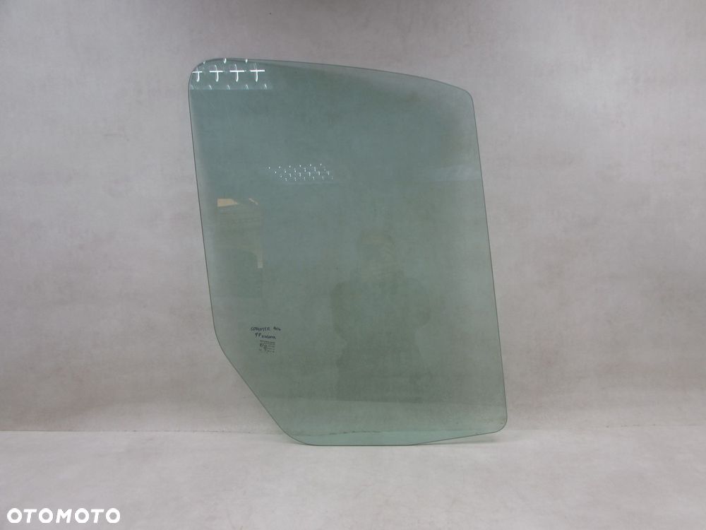 MB SPRINTER 906 CRAFTER 06-18 SZYBA BOCZNA DRZWI PRAWA ZIELONA - 1