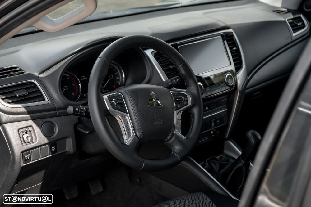 Mitsubishi L200 2.3 DI-D Club Invite Strakar Look 4WD - 14