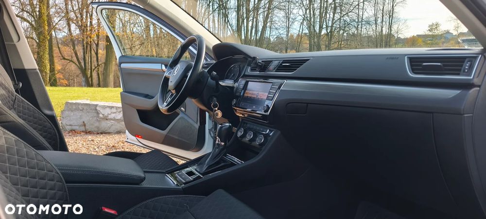 Skoda Superb 2.0 TDI Style DSG - 21