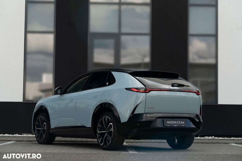 Mazda CX-6e - 3