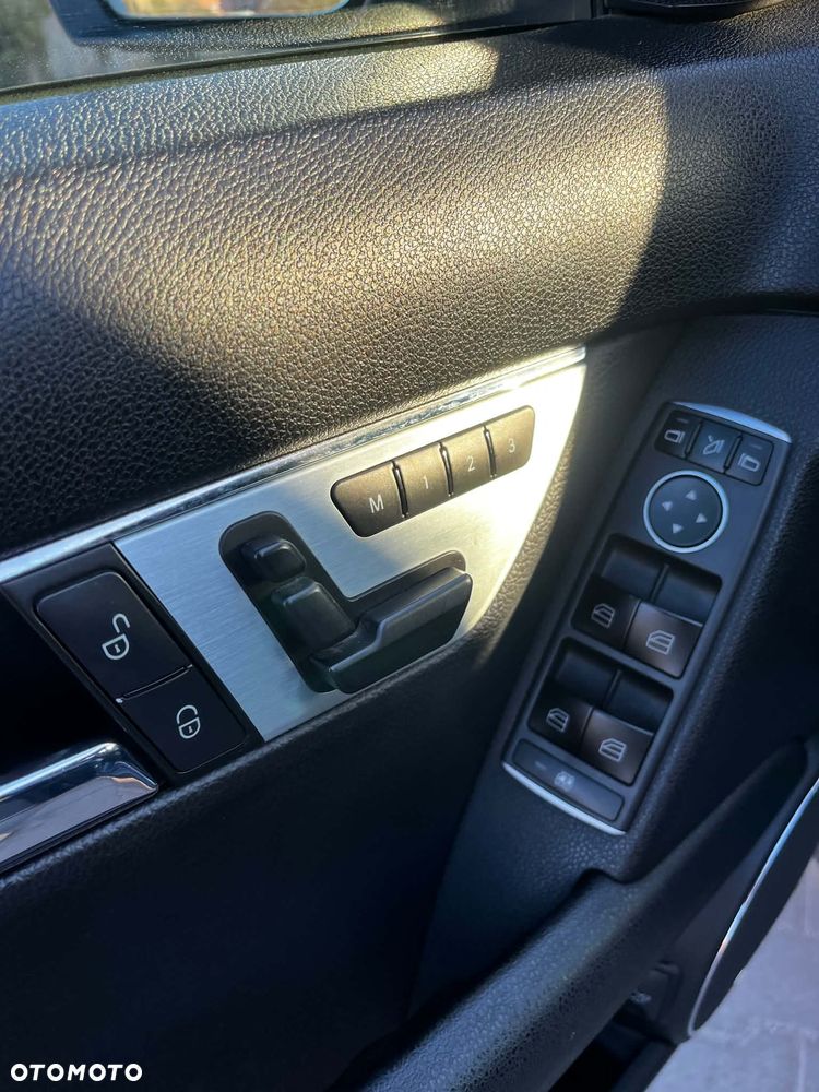 Mercedes-Benz Klasa C 280 4Matic Automatik Avantgarde Sport Edition - 15