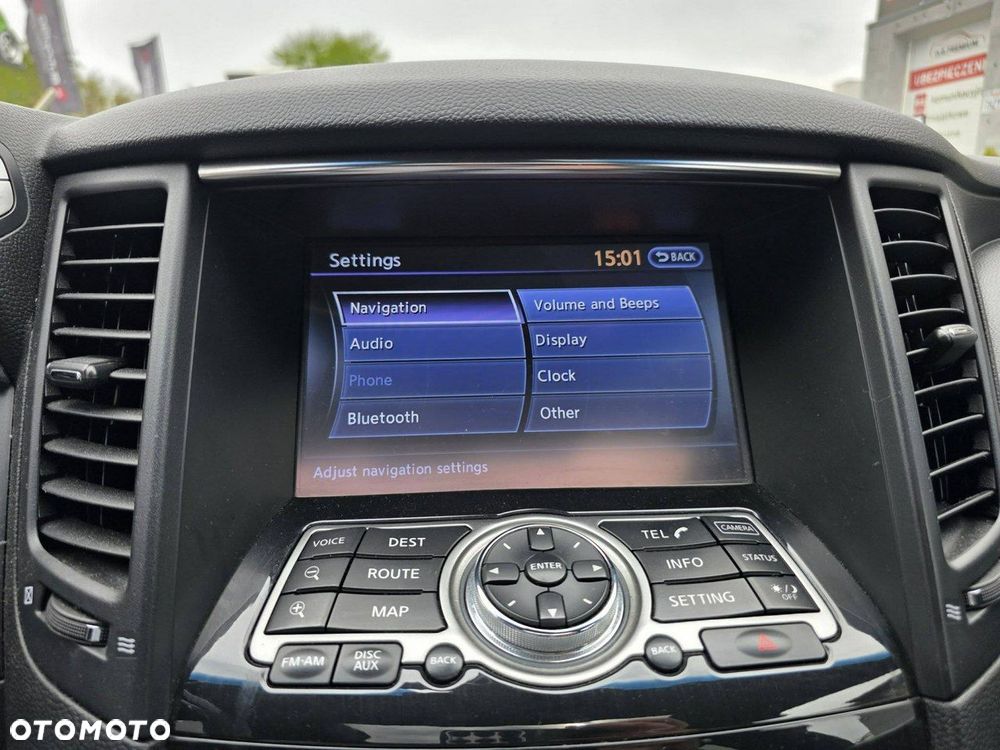 Infiniti QX70 - 21