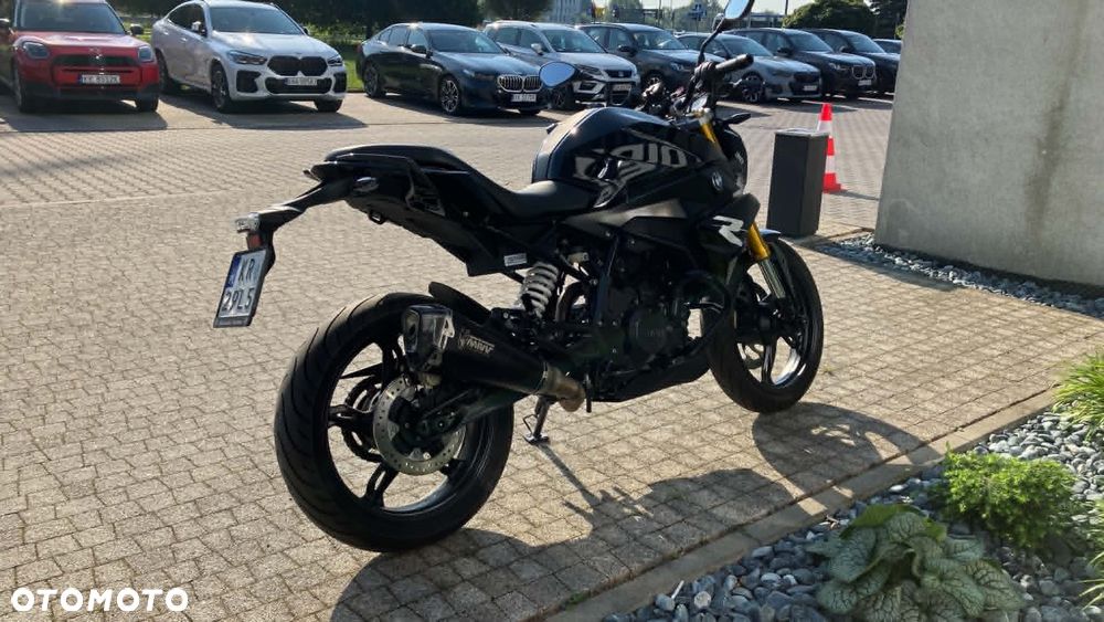 BMW G - 8