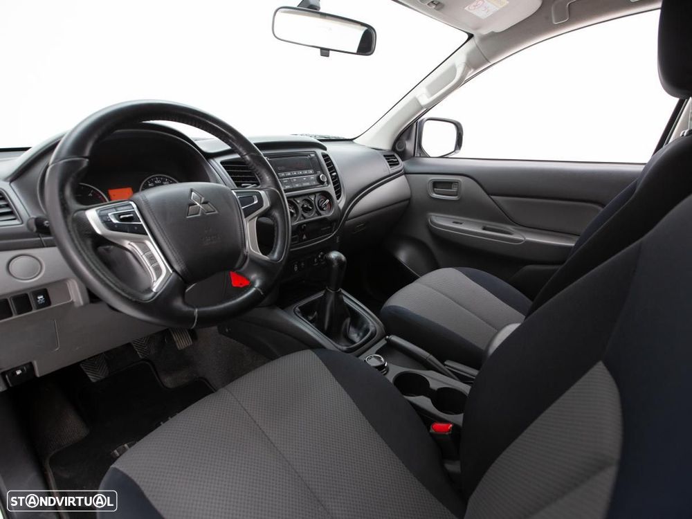 Mitsubishi L200 2.4 DI-D Club Invite 4WD c/iva - 7