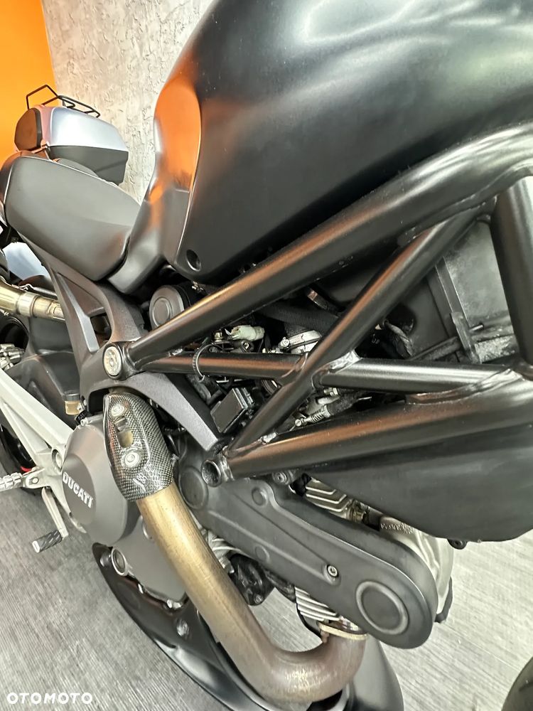 Ducati Monster - 28