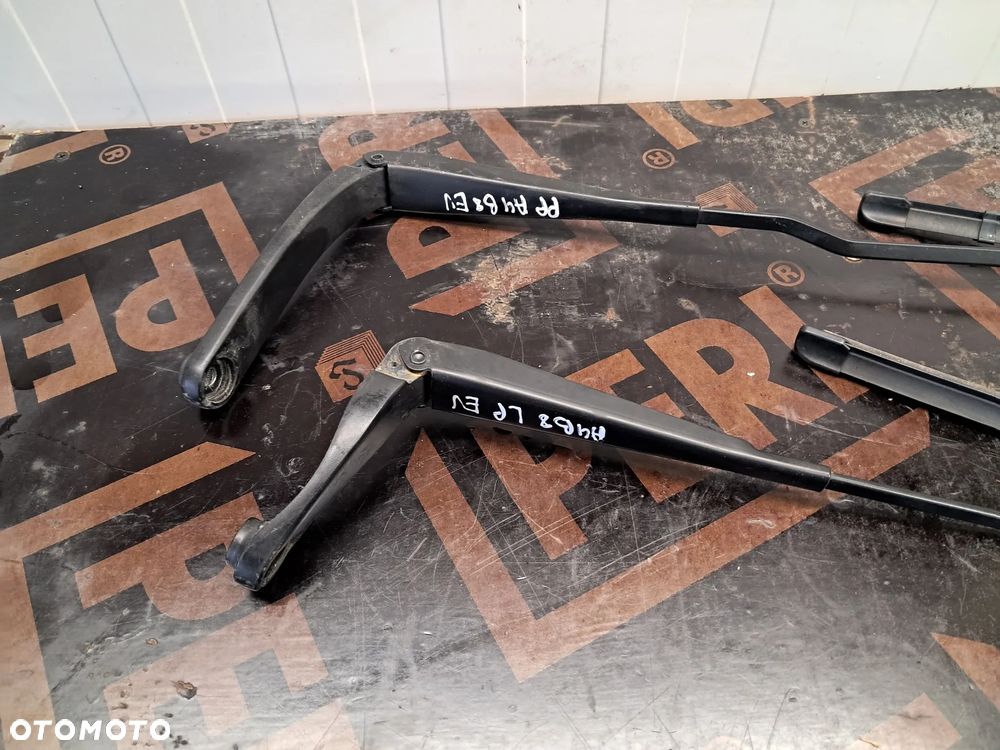 Ramię Ramiona Wycieraczek Audi A4 B8 A5 8T EU 8K1955407 8K1955408 - 2