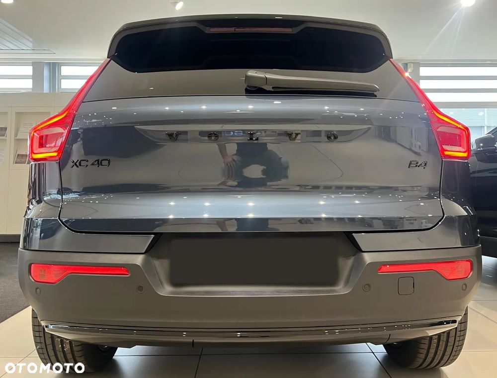 Volvo XC 40 B4 B DKG Ultra Black Edition - 7
