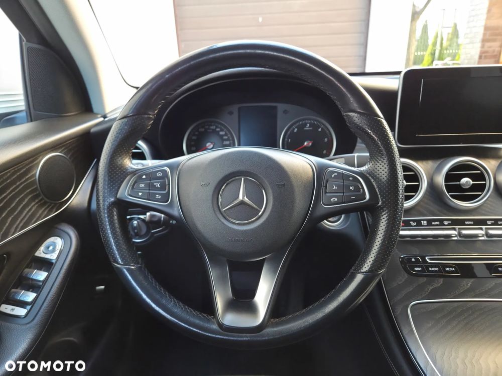 Mercedes-Benz GLC - 32