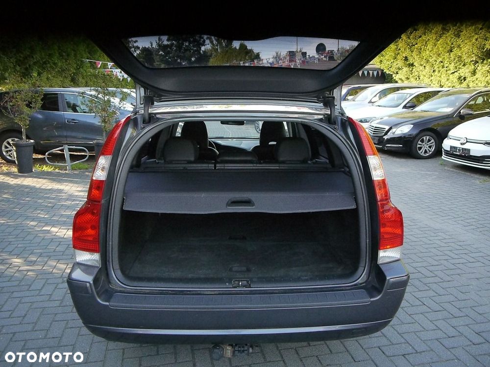 Volvo V70 2.5T AWD Momentum - 17
