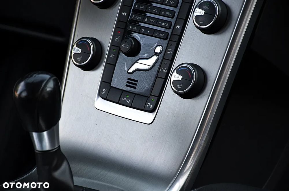 Volvo XC 60 DRIVe Momentum - 27