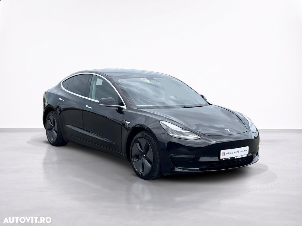 Tesla Model 3 - 8