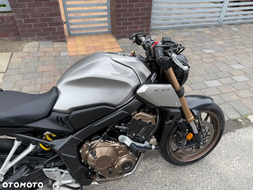 Honda CB - 24