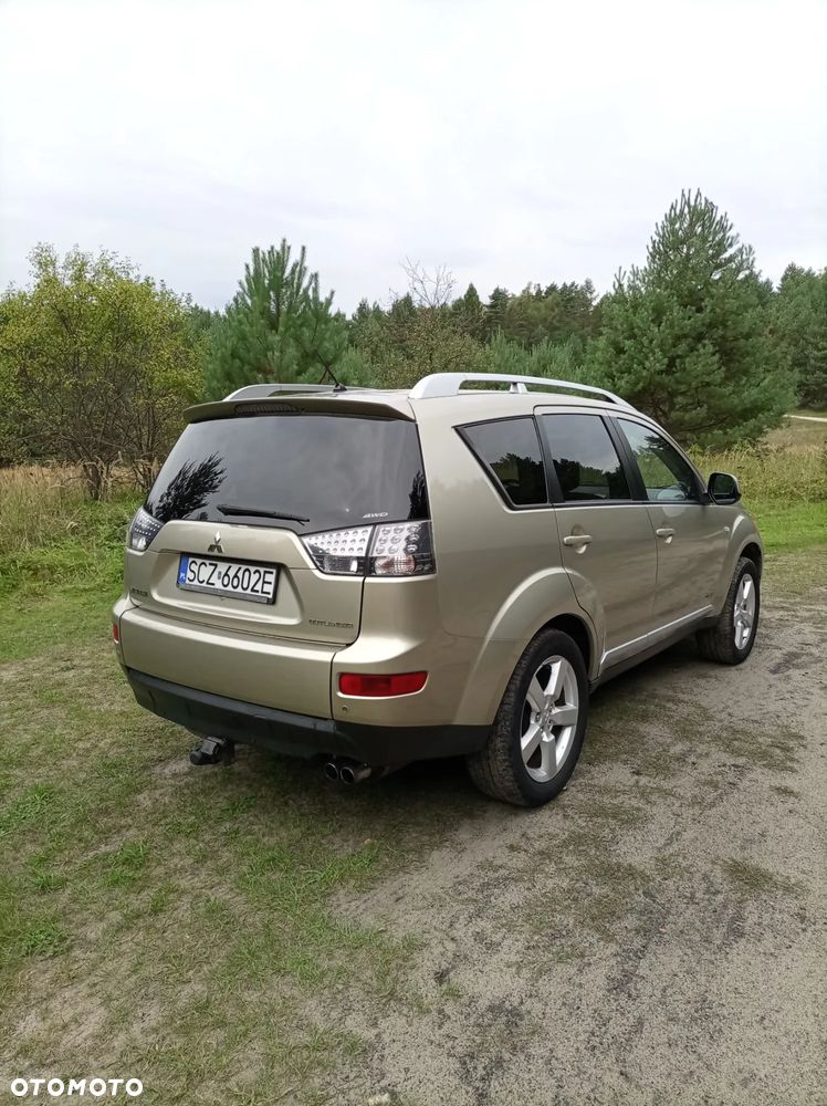 Mitsubishi Outlander 2.0 DI-D 4WD Intense - 10