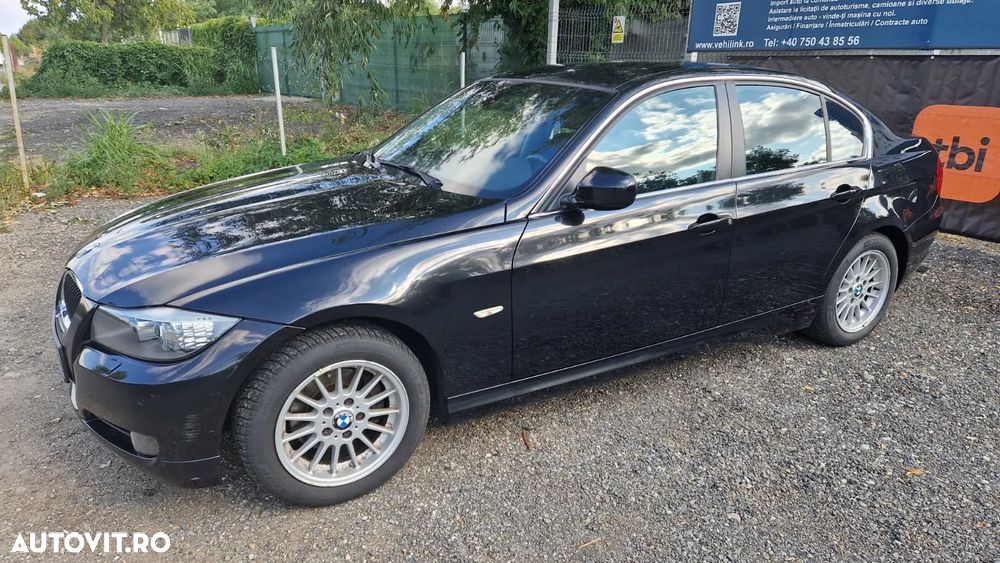 BMW Seria 3 318d - 23