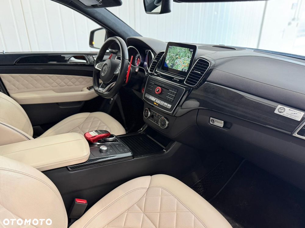 Mercedes-Benz GLE - 32