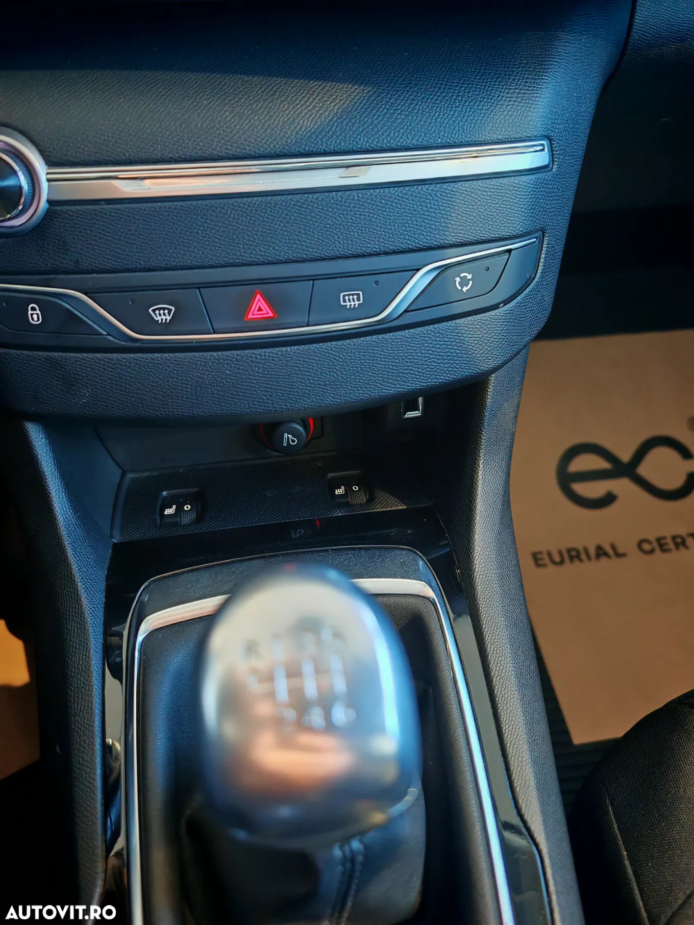 Peugeot 308 1.2 L PureTech Turbo S&S Active - 19