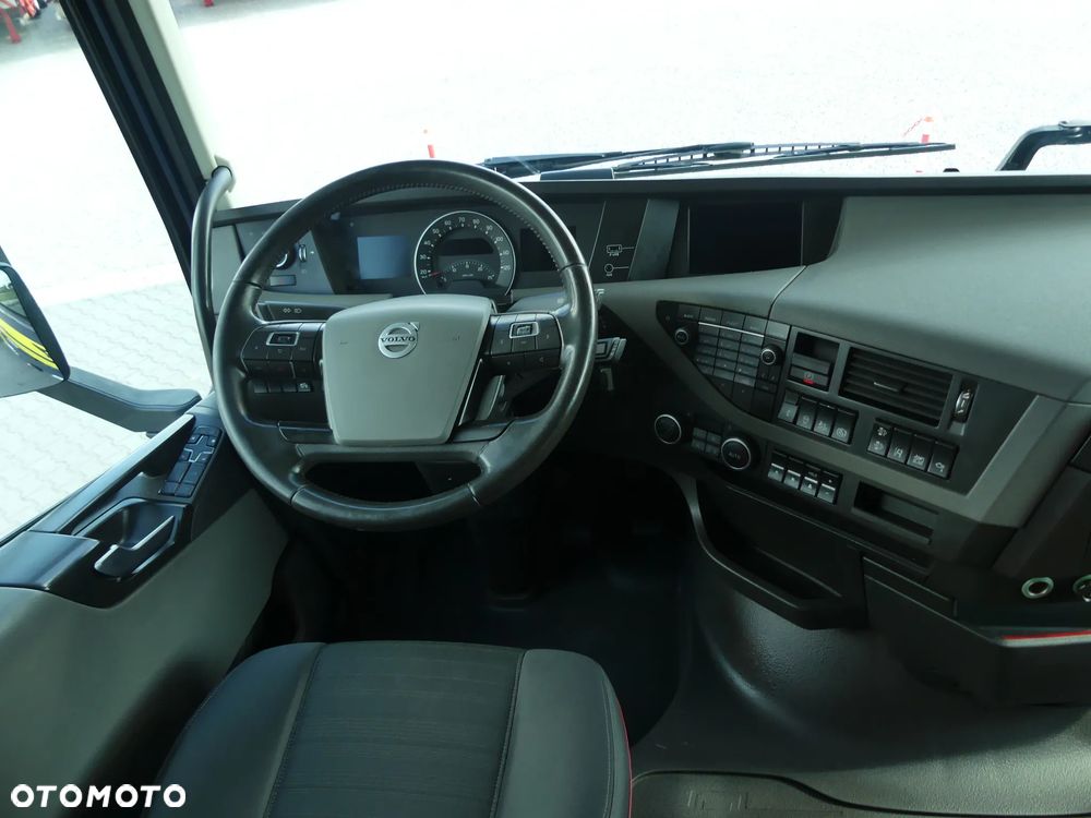 Volvo FH4 460 / EURO 6 / AUTOMAT / PEŁNY ADR / KLIMATYZACJA POSTOJOWA / - 29