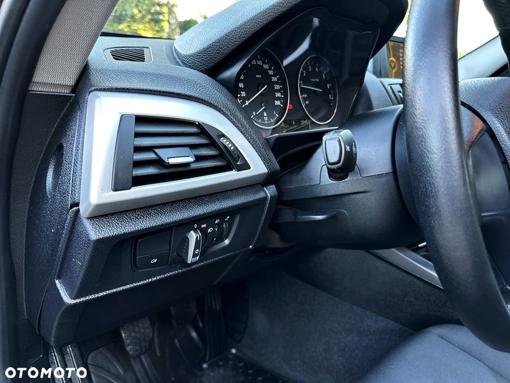 BMW Seria 1 118i Advantage - 24