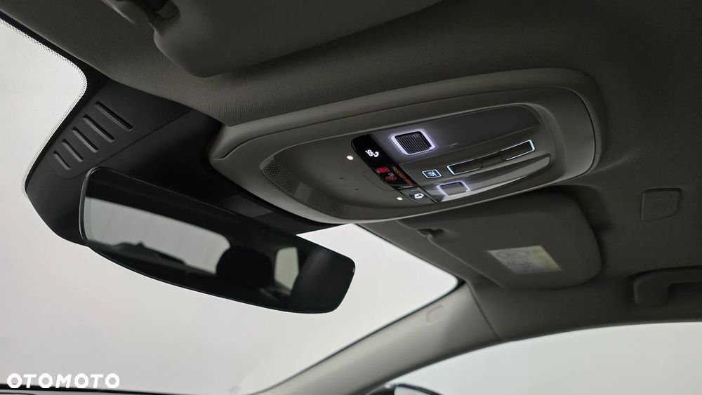 Volvo V60 B4 B DKG Plus Dark - 28