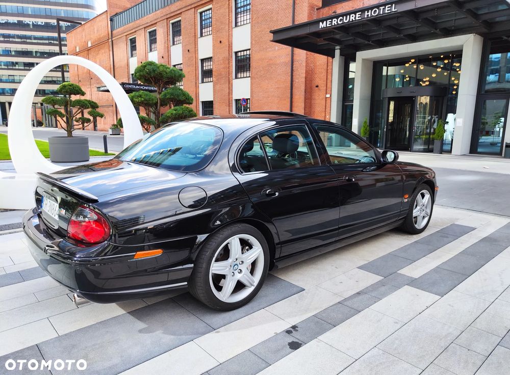 Jaguar S-Type R - 4