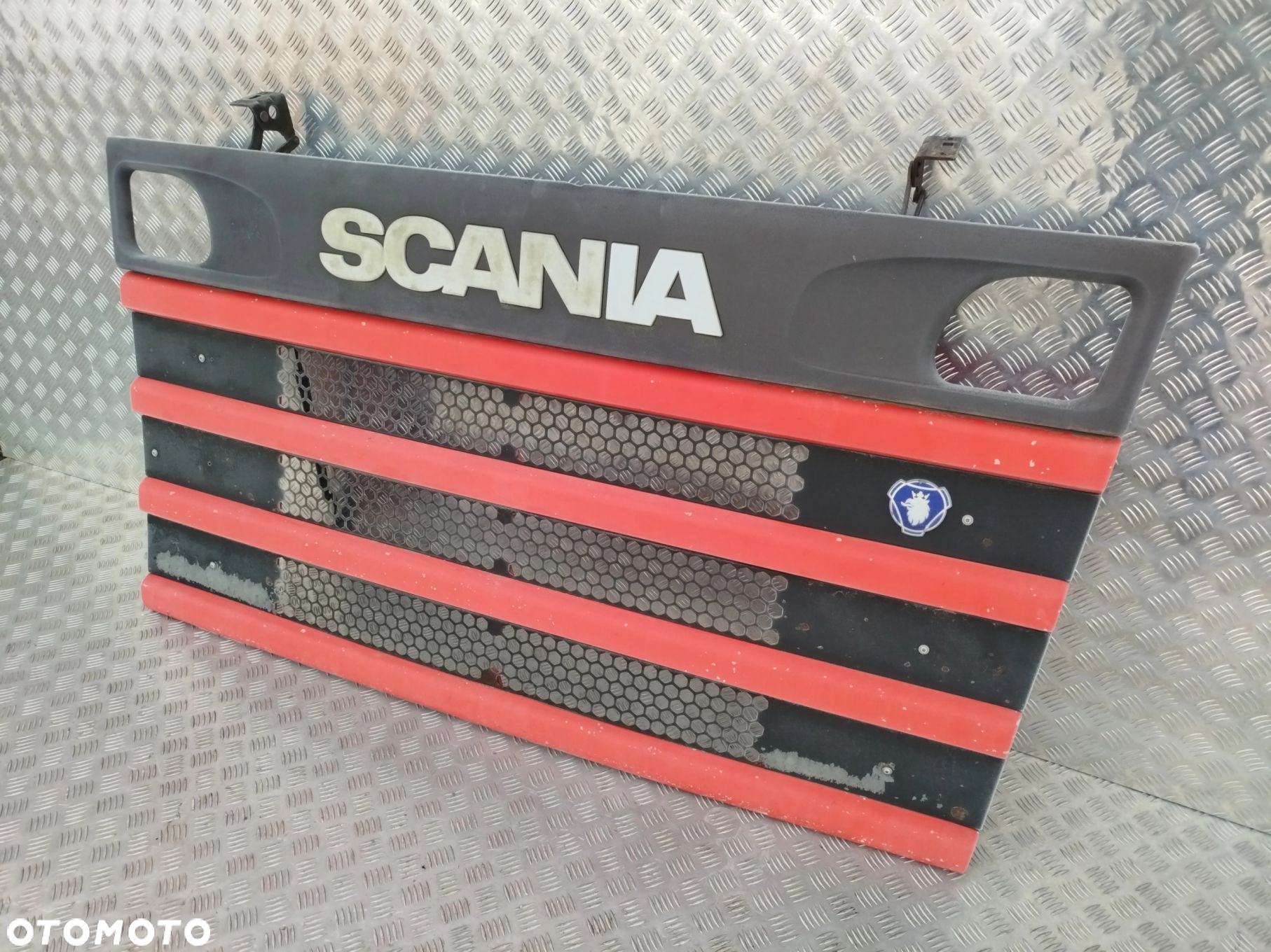 ATRAPA GÓRNA GRIL SCANIA 4 - 2