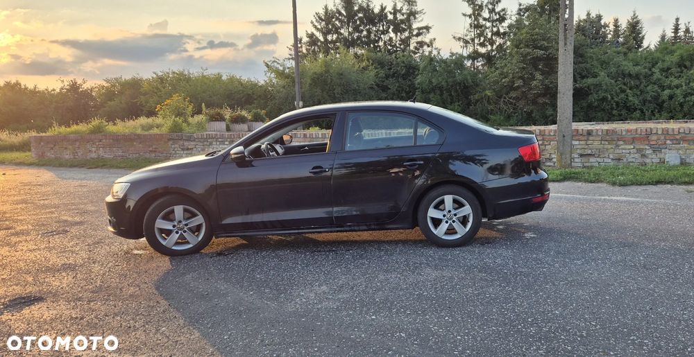 Volkswagen Jetta 1.2 TSI Comfortline - 2