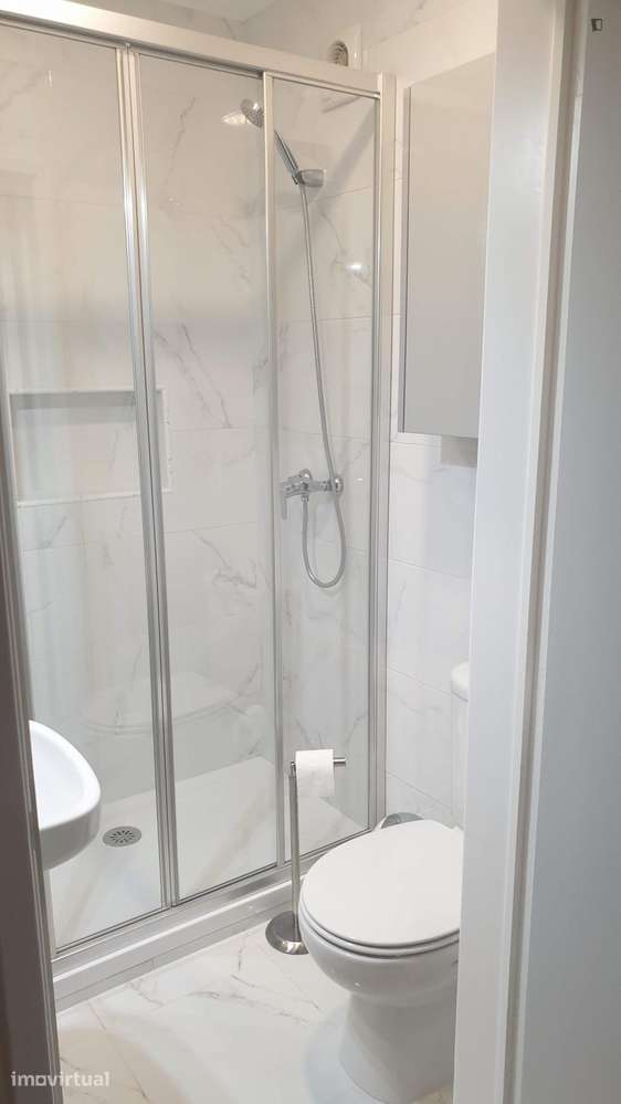 Quarto - localizado em Lisbon - Grande imagem: 2/12