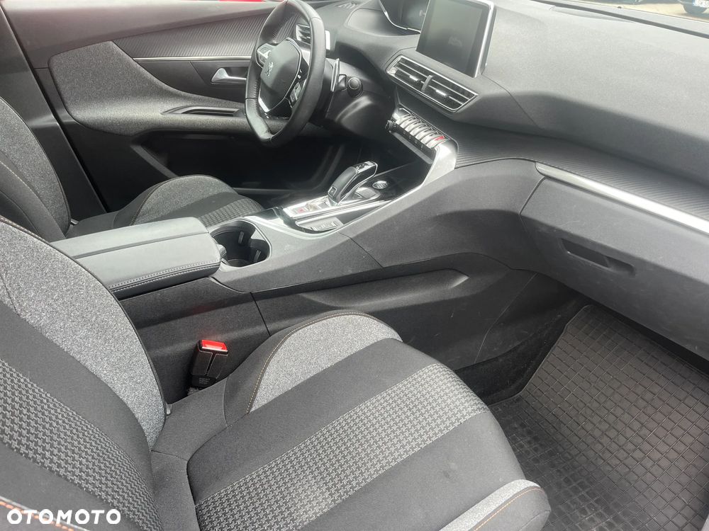 Peugeot 3008 1.2 PureTech Allure S&S EAT8 - 9