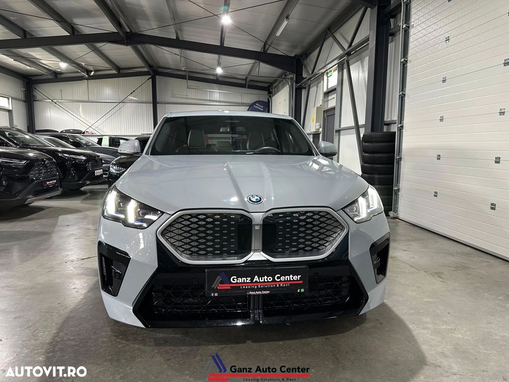 BMW iX2 eDrive20 - 28