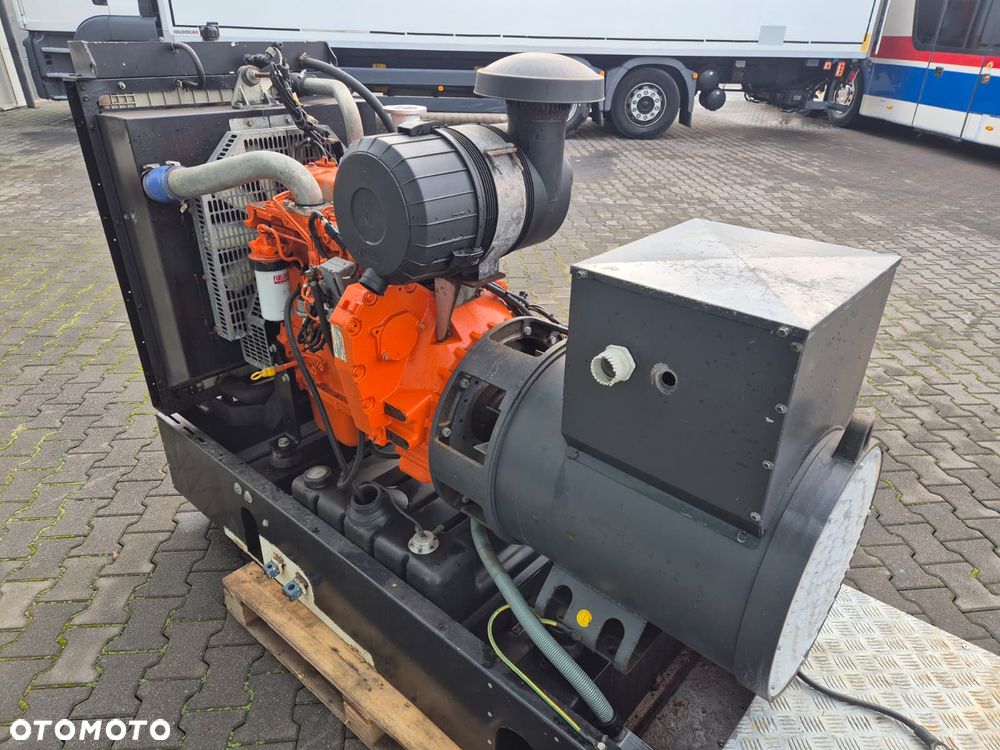 Mecalac Mecc Alte ECP34 2S4 - GENERATOR PRĄDU - ZEROWY PRZEBIEG - SDMO 2005 - SILNIKI NISKOWOLTOWE ABB M3HP - TRANSPORT - 8